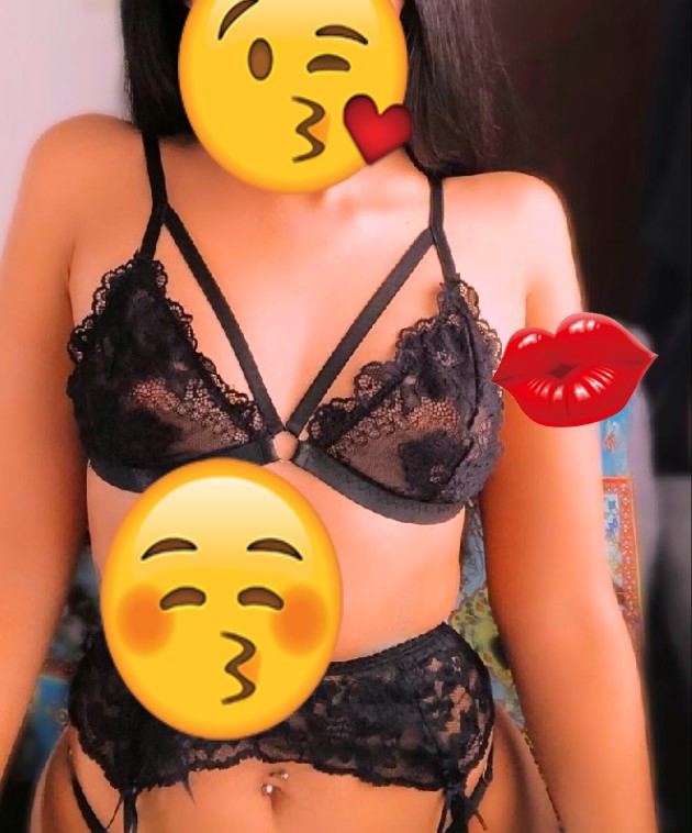 Acompañante sexy peruana morenita de concha apretadita ricas caricias, masajes y sexo tengo lugar en Cabo San Lucas